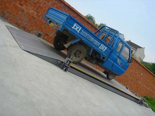 帶輪子（zǐ）電（diàn）子（zǐ）汽車衡 移動式汽車衡生產廠家